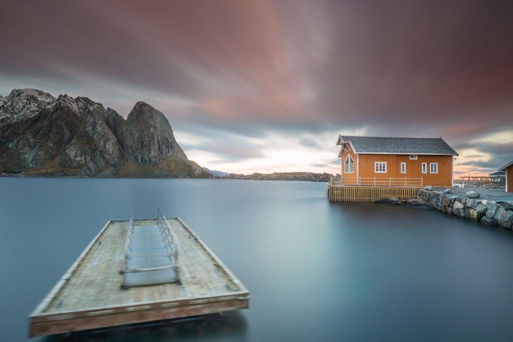 The Famous Yellow House Рейне Екстериор снимка